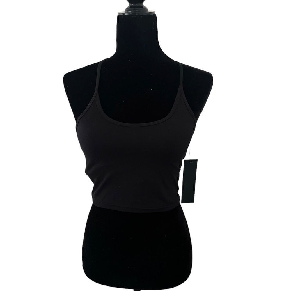 Momo B crop top NWT
